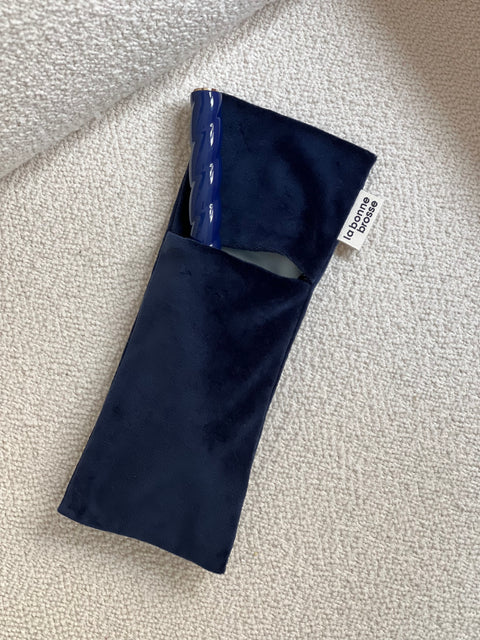'N.05 Hair Brush’ Round Pouch Blueberry - Image 3