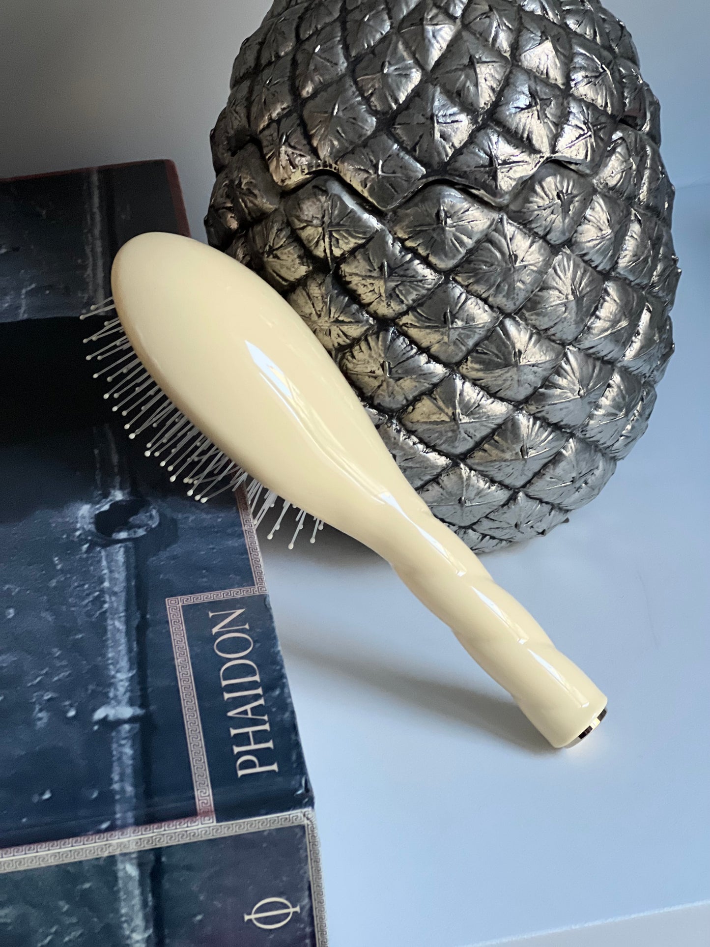 N.04 La Petite Brosse Démêlante & Massante La Miracle Ivoire Cair