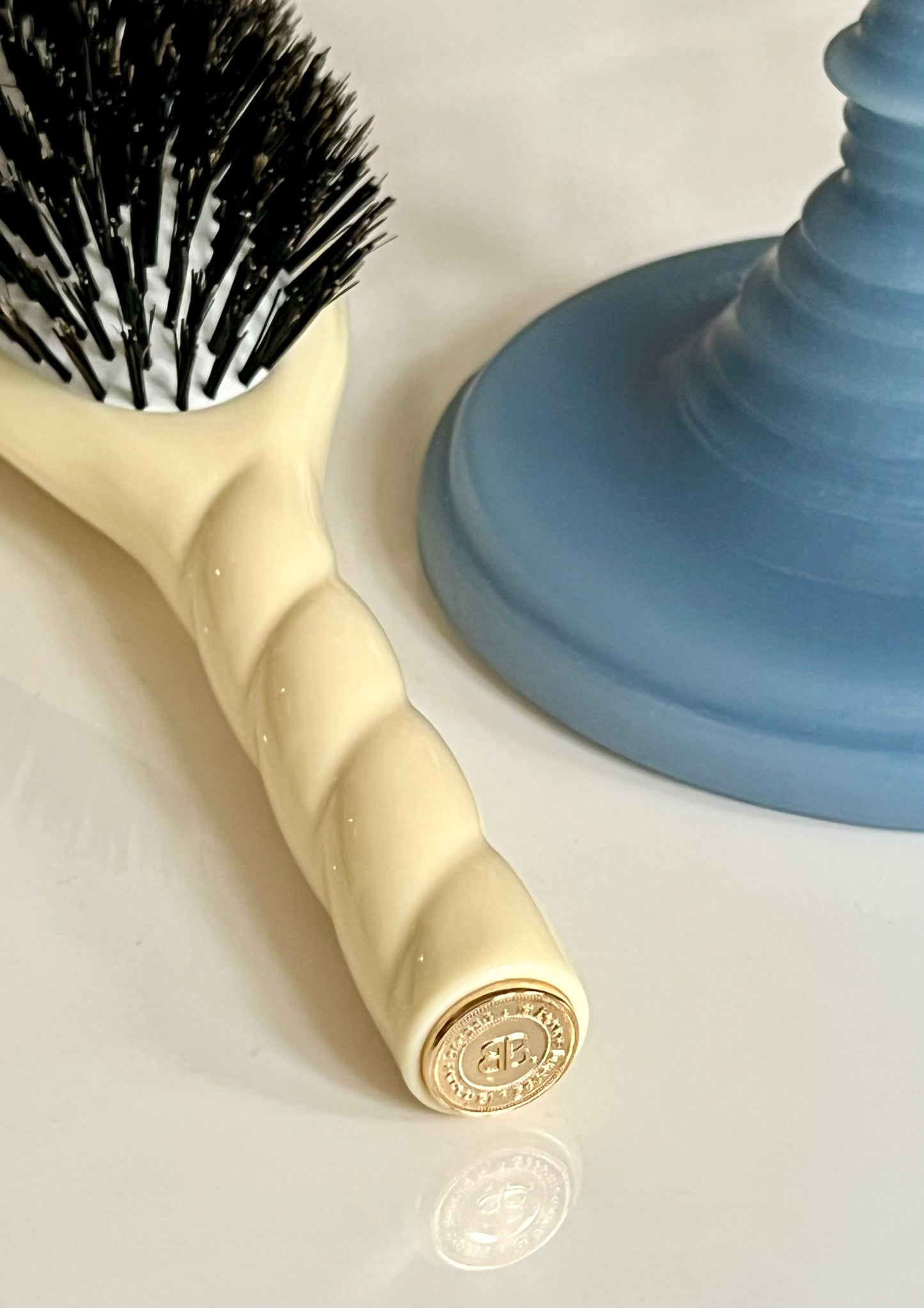 N.01 The Shine & Care Hair Brush THE UNIVERSAL Ivory Care 