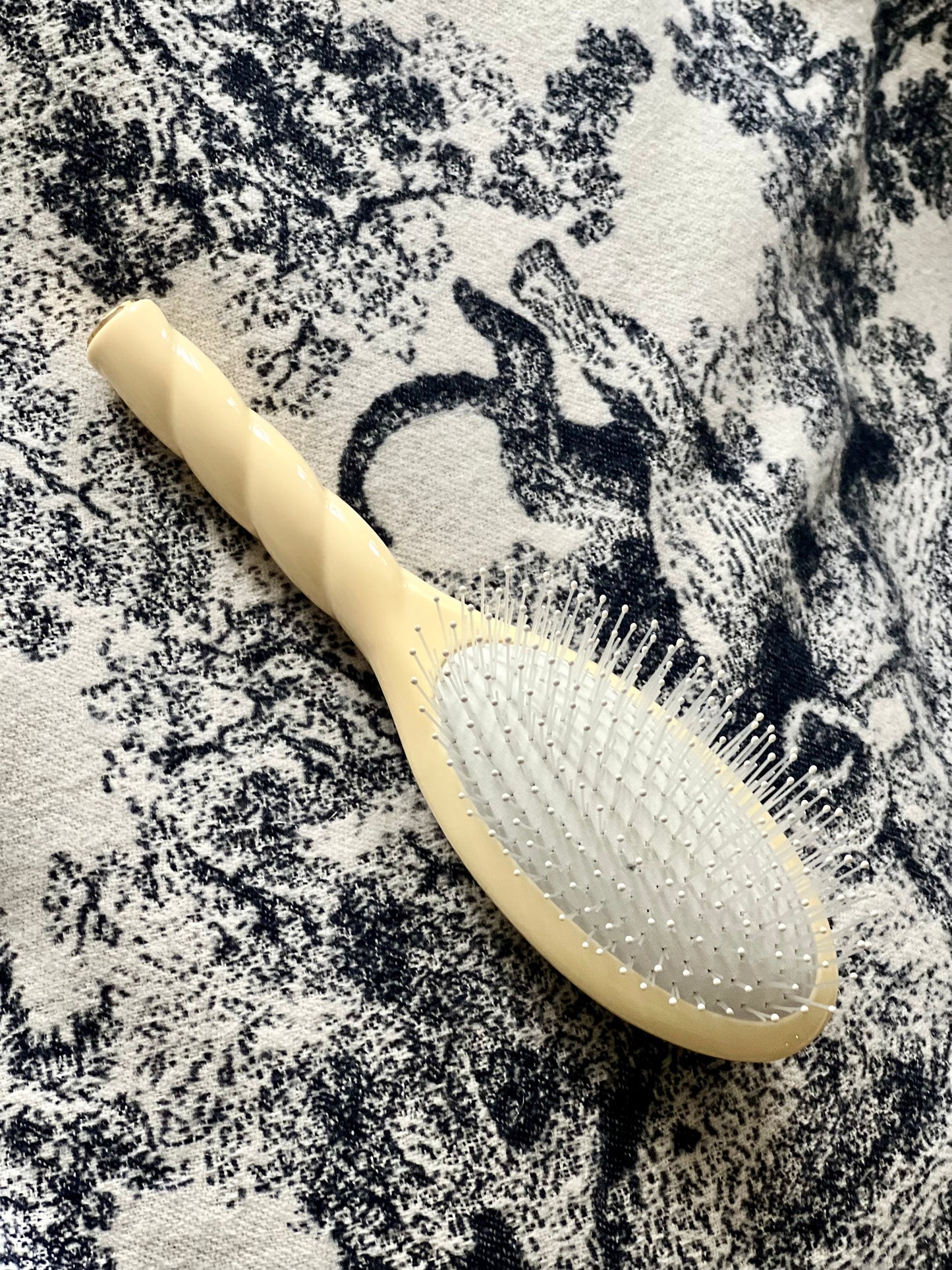 N.04 The Massaging Detangling Hair Brush THE MIRACLE Ivory Cair