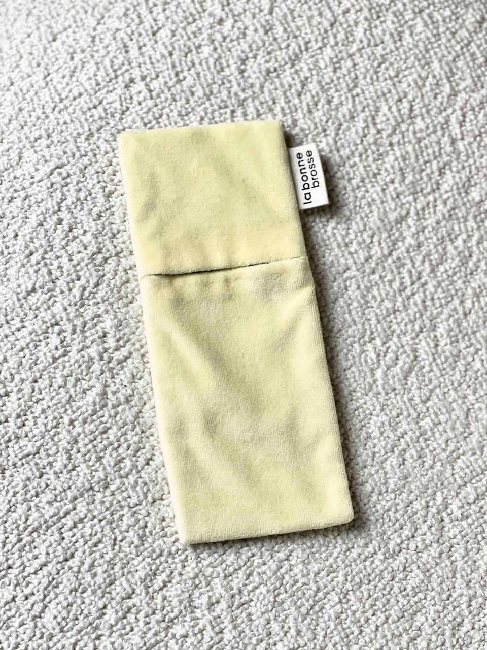 ‘Small Hair Brush’ Pouch Ivory Cair