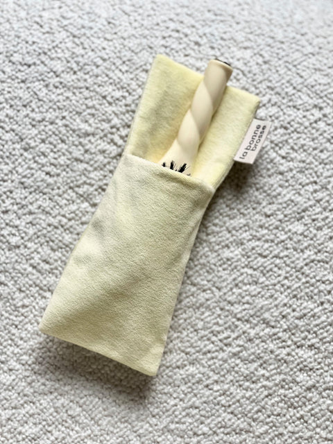 ‘Small Hair Brush’ Pouch Ivory Cair - Image 3