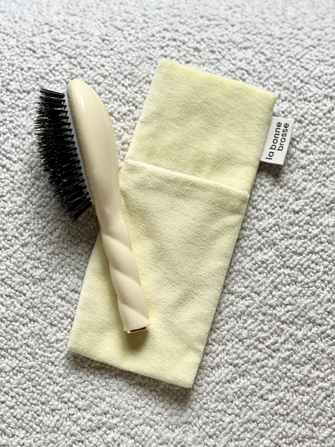 ‘Small Hair Brush’ Pouch Ivory Cair - Image 2