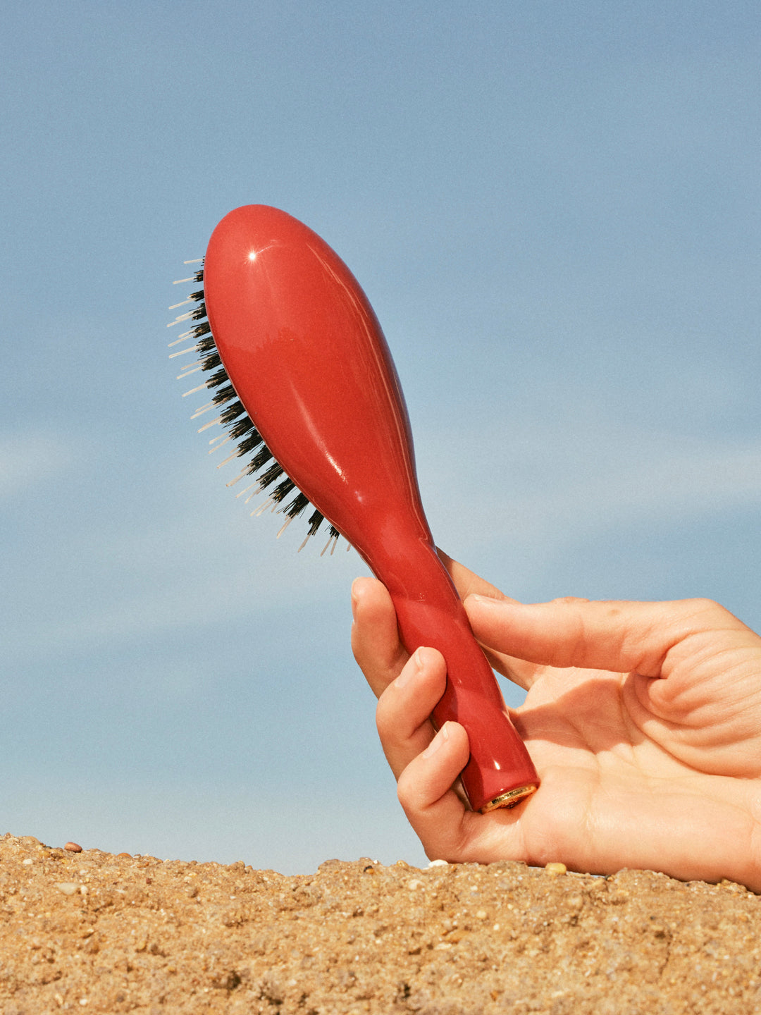 N.02 The Small Care & Detangling Hair Brush THE ESSENTIAL Clay Court