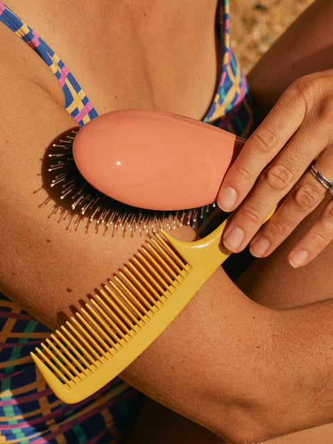The Handle Comb in Acetate Saffron Yellow - Image 3