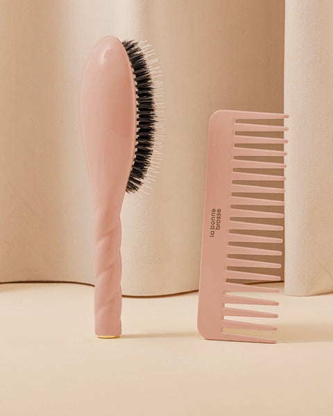 The Large Detangling Comb in Acetate Powder Pink - Image 3