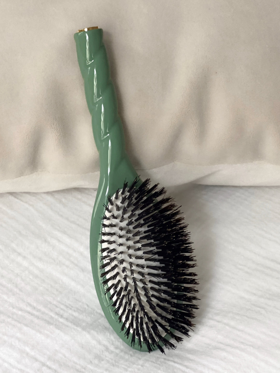 N.01 The Shine & Care Hair Brush THE UNIVERSAL Almond Green