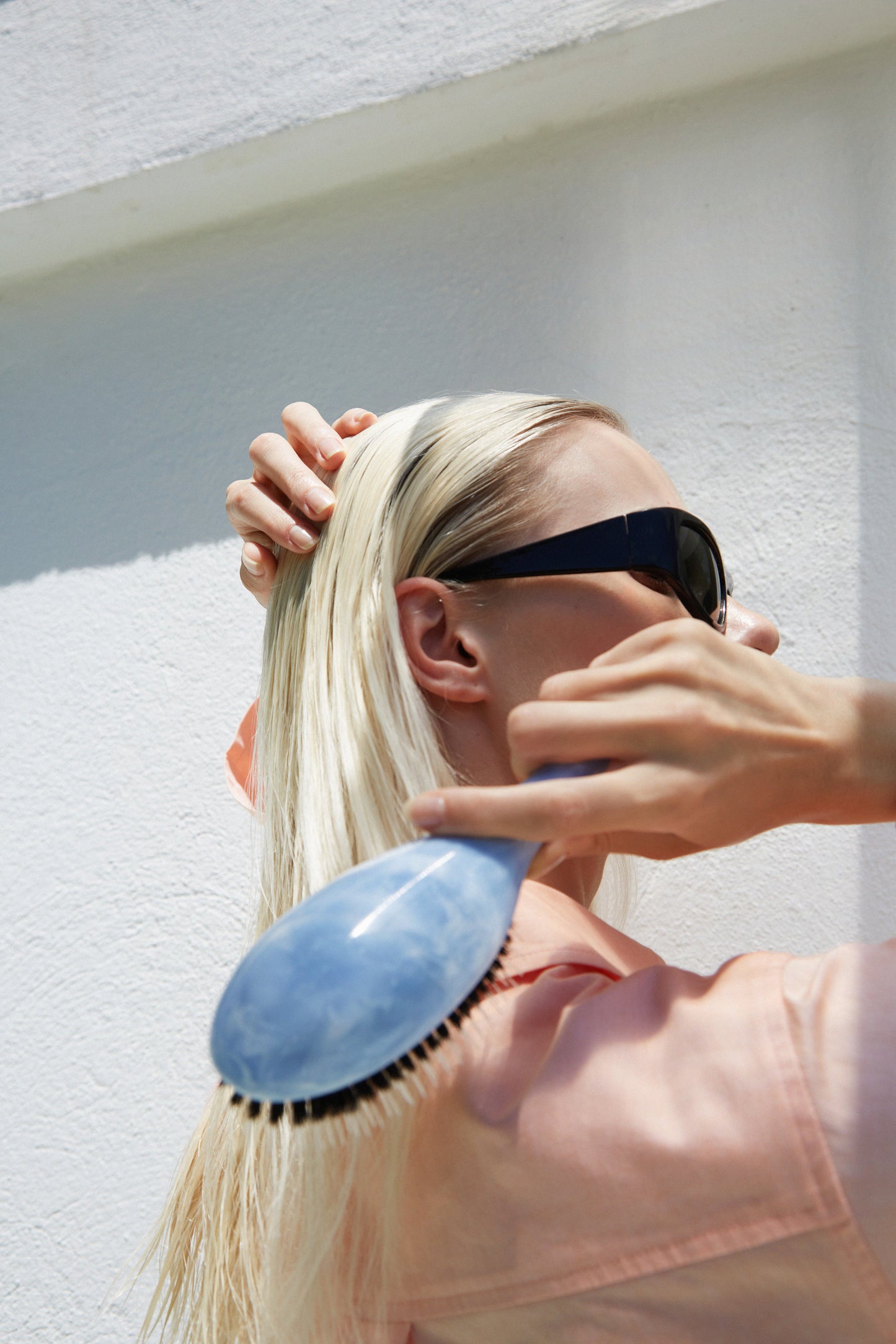 Roseanna x La Bonne Brosse N.01 Die Kleine Bürste Universelle Glanz und Pflege Bürste Tie & Dye Blau
