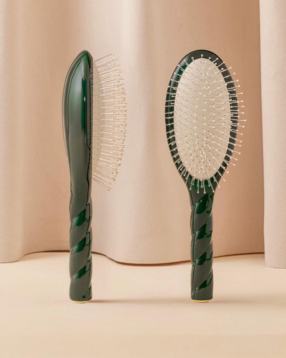 N.04 The Massaging Detangling Hairbrush The Miracle Emerald Green
