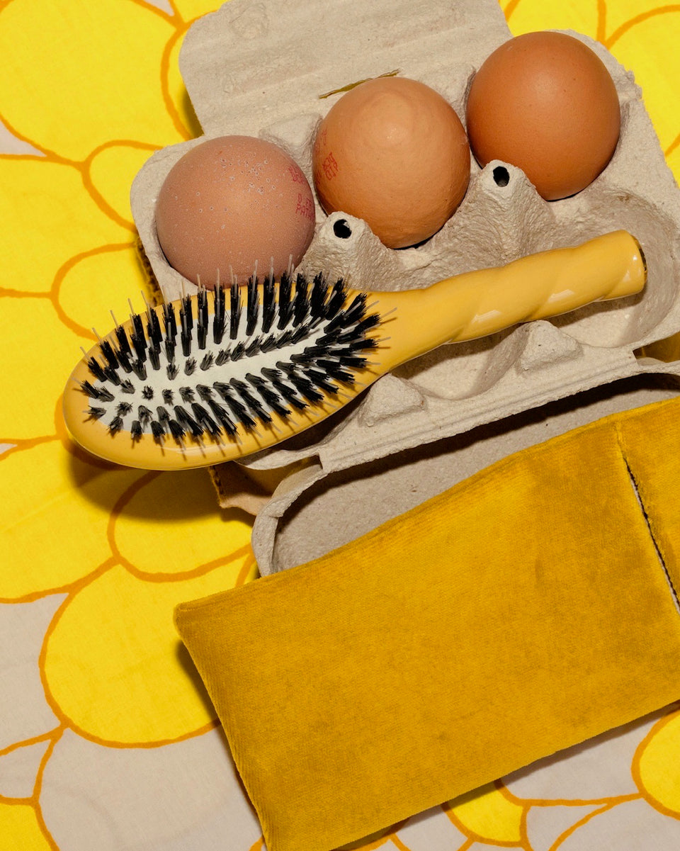 La Pochette "Petite Brosse" Jaune Safran