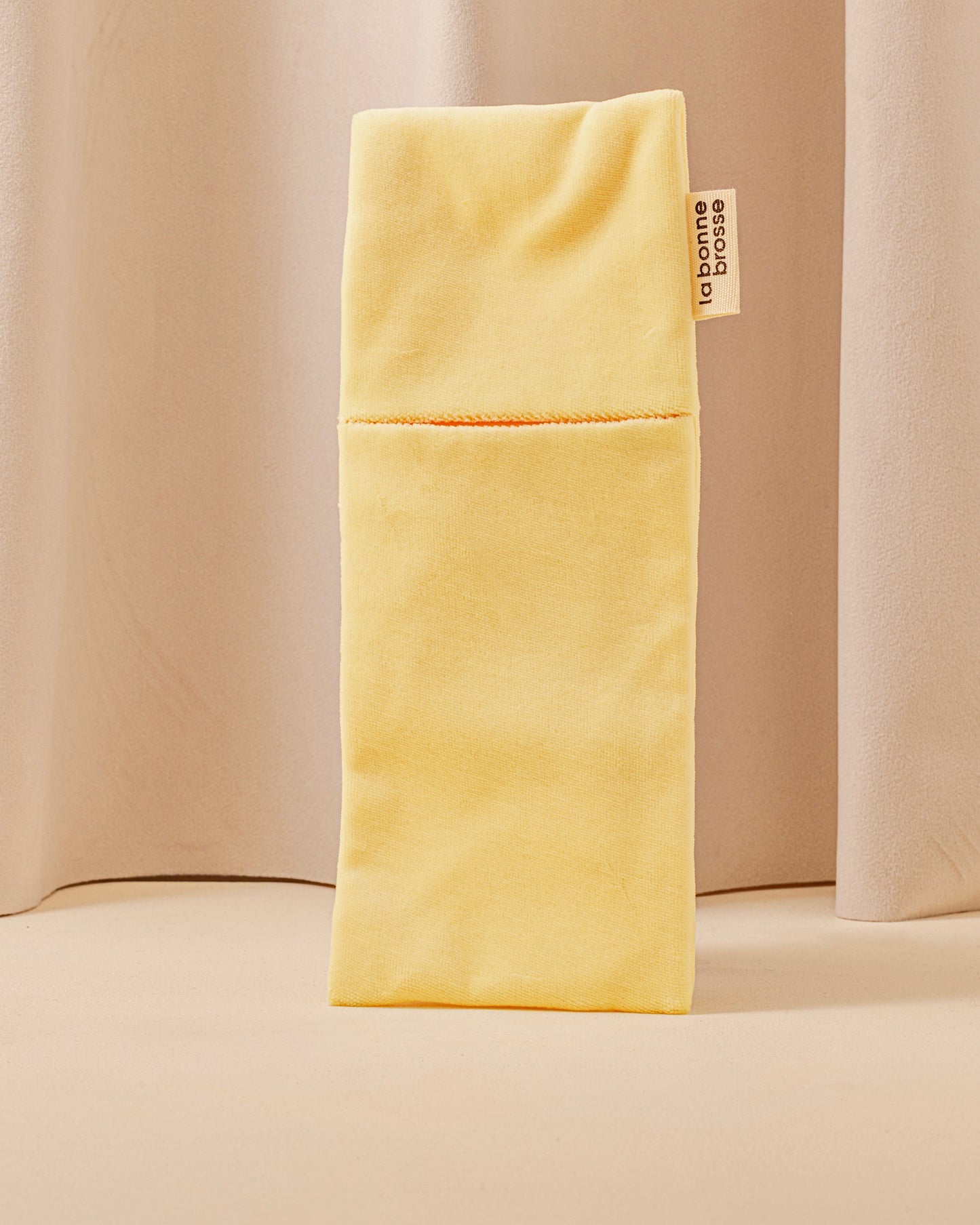 Pouch ‘Large HairBrush’ Ivory Cair