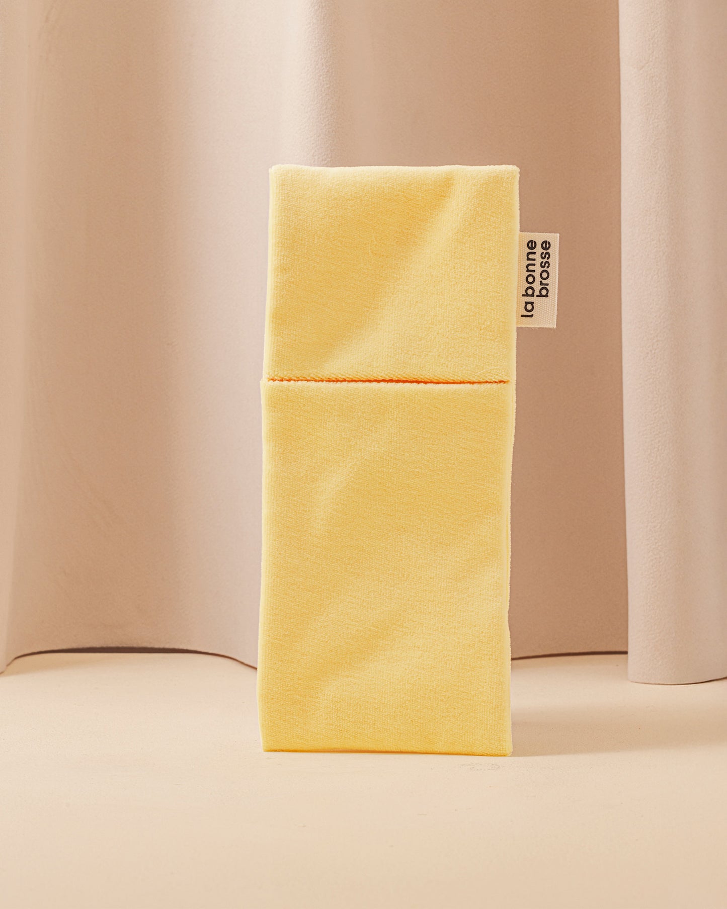 ‘Small HairBrush’ Pouch Ivory Cair