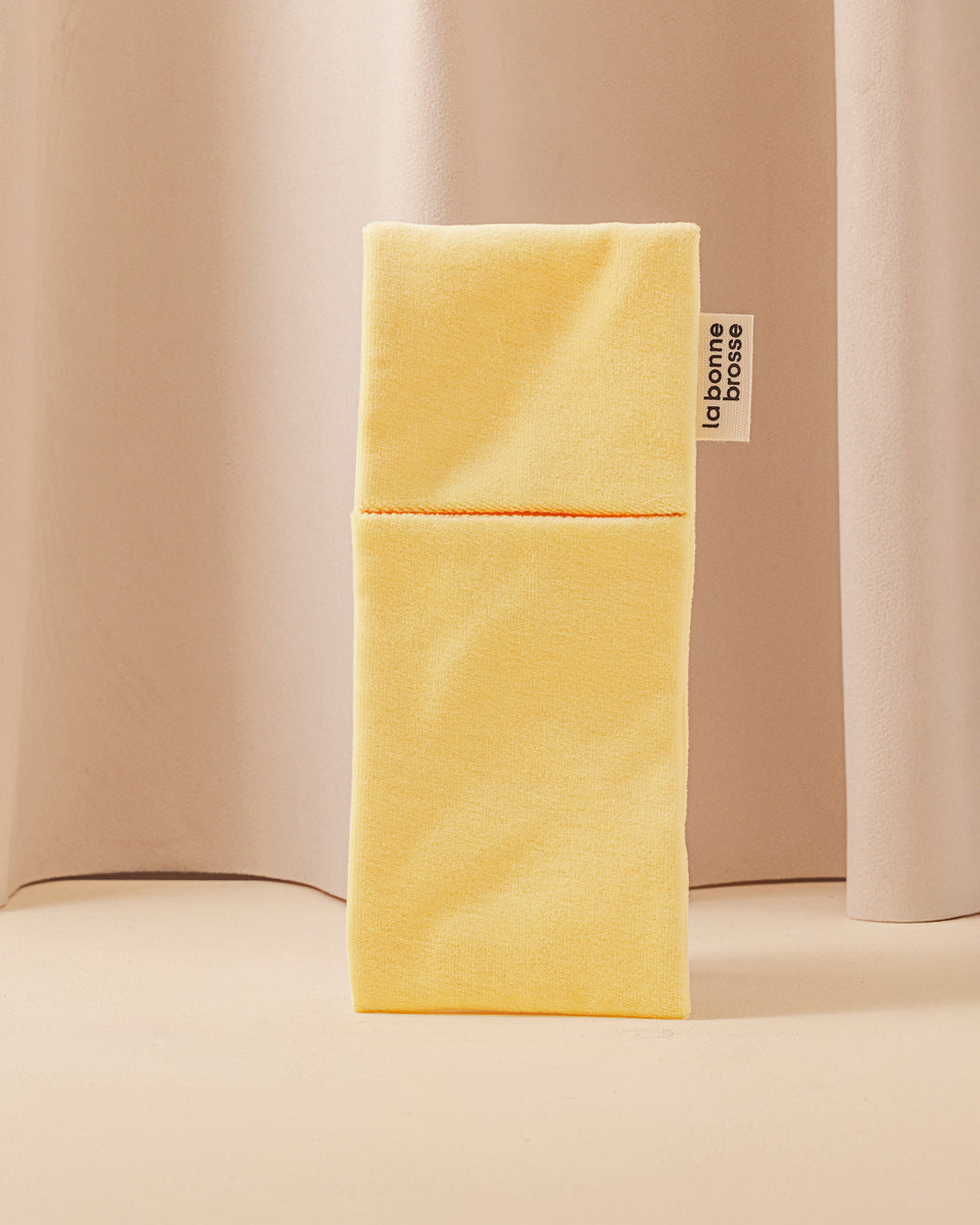 ‘Small HairBrush’ Pouch Ivory Cair