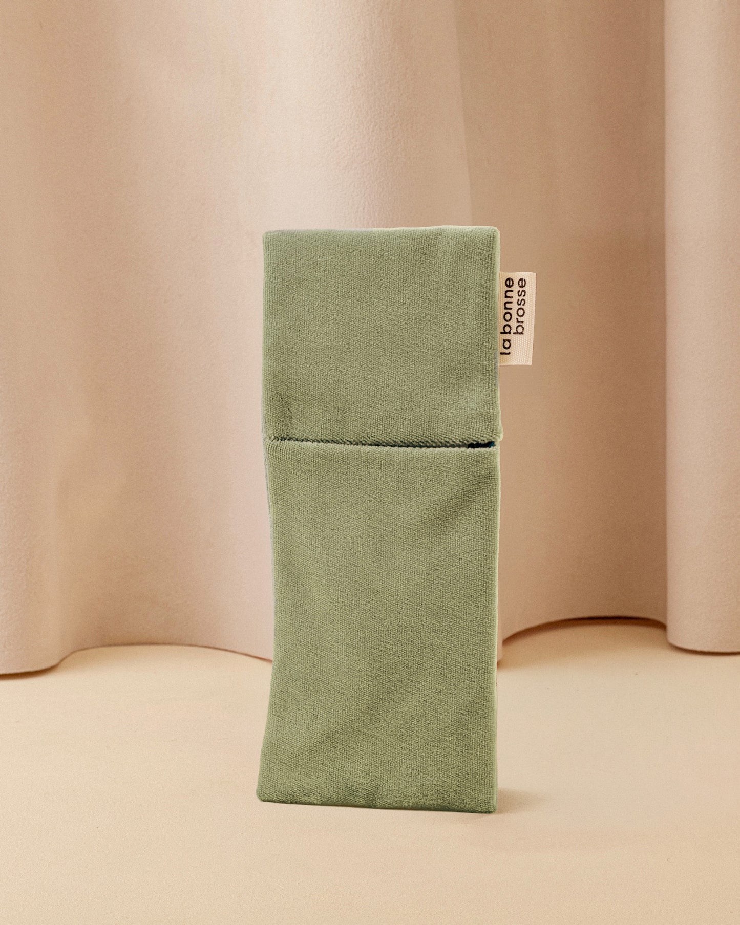 ‘Small HairBrush’ Pouch Green 