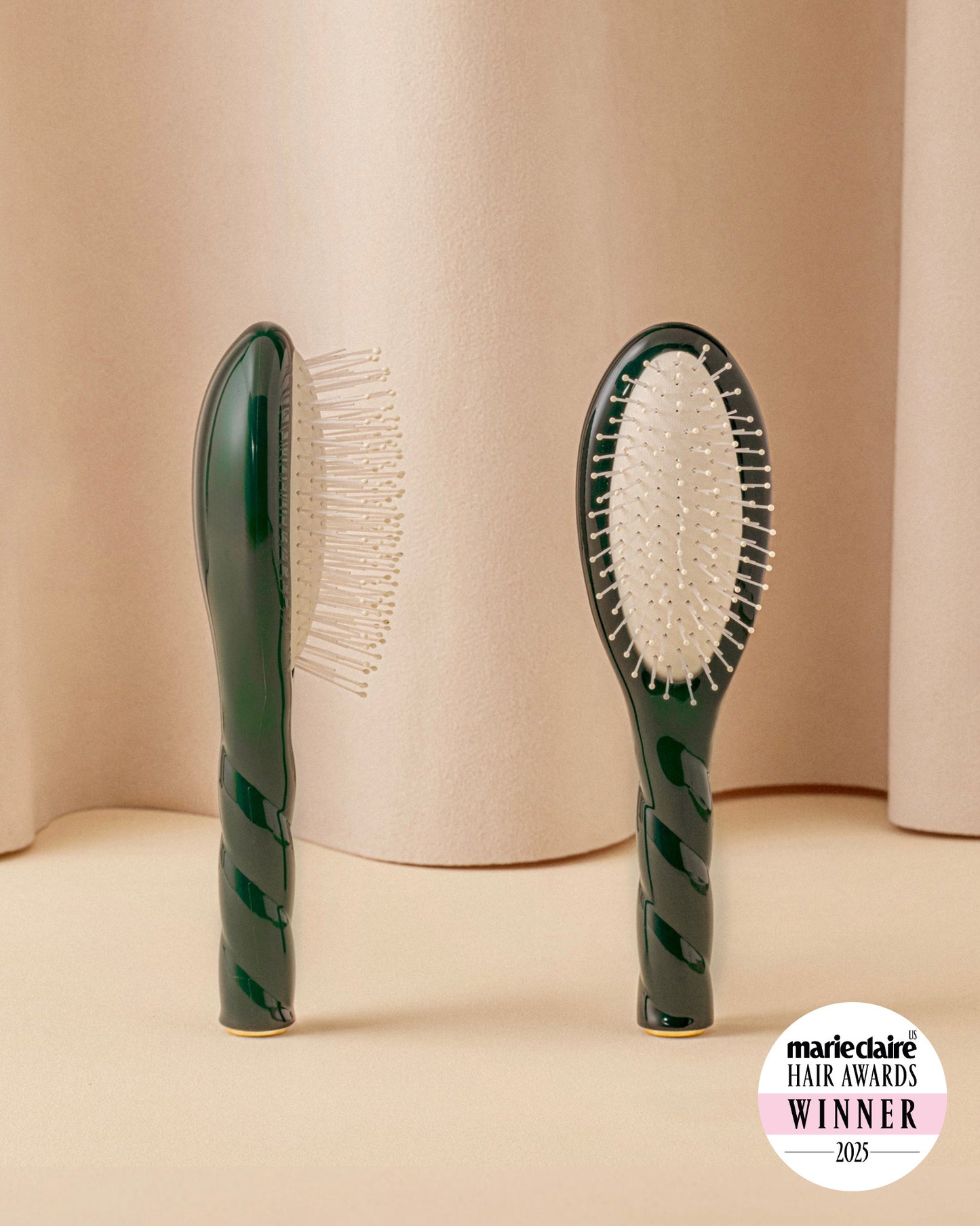 N.04 La Petite Brosse Démêlante & Massante La Miracle Vert Emeraude