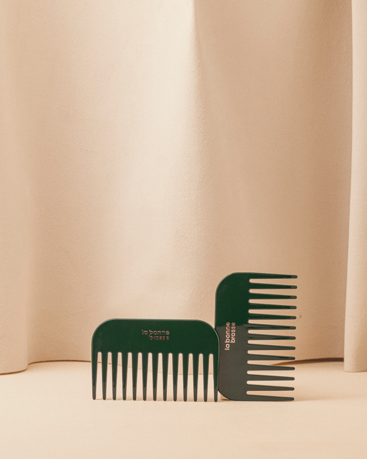 Le Petit Peigne Large Démêlant en Acétate