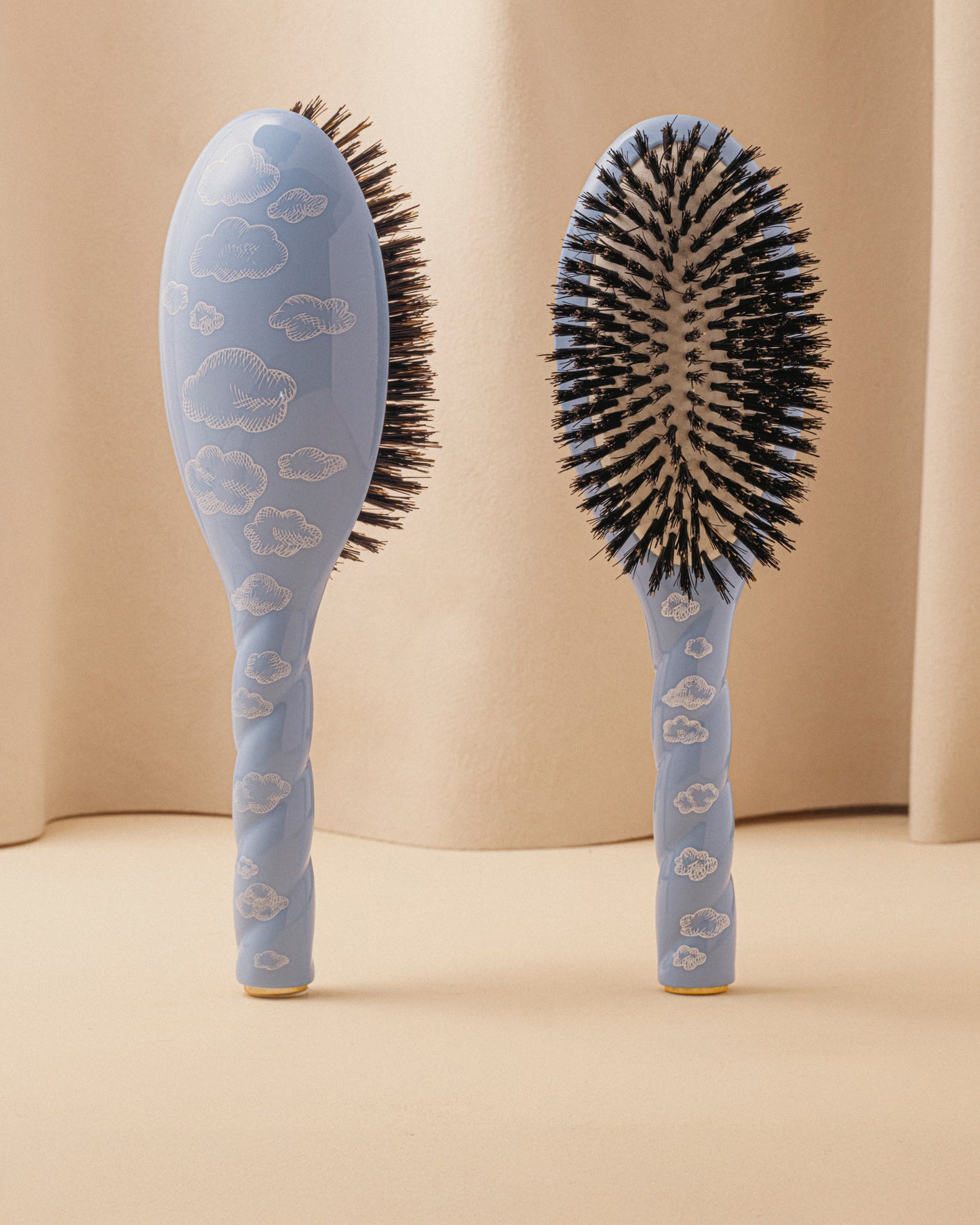 Limited Edition N.01 The Shine & Care Hairbrush The Universal Cloud