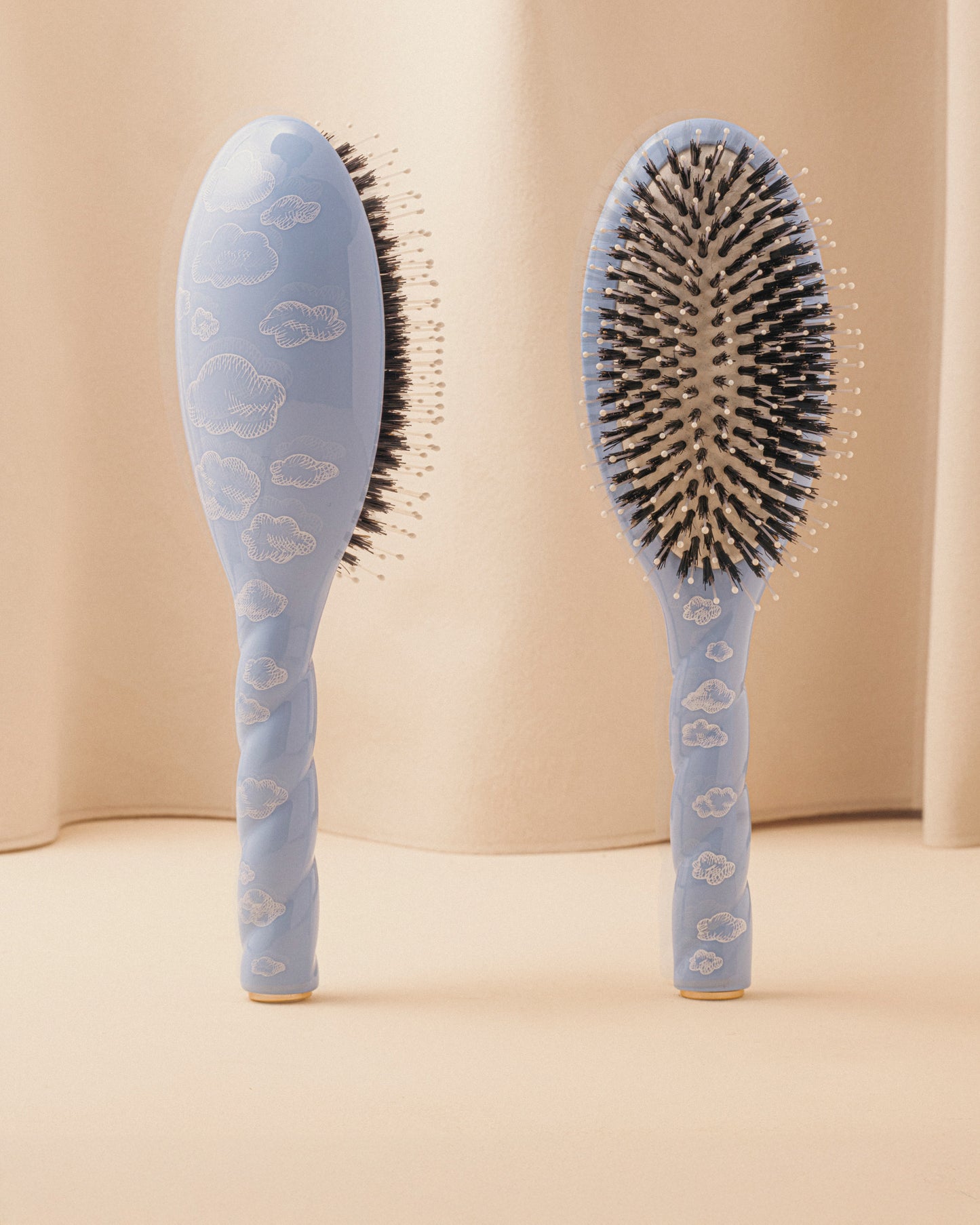 Limited Edition N.03 The Gentle Scalp Care The Essential Softness Brush Cloud