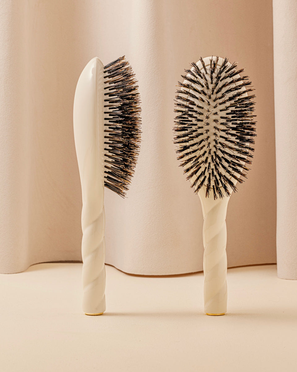 N.01 The Shine & Care Hair Brush The Universal Creamy White