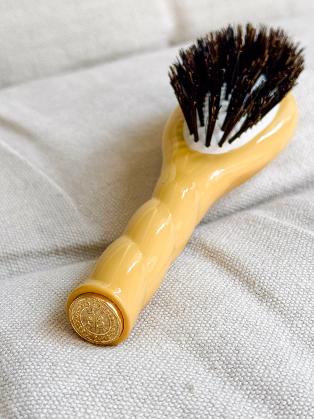 N.01 The Small Shine & Care Hair Brush THE UNIVERSAL Saffron Yellow