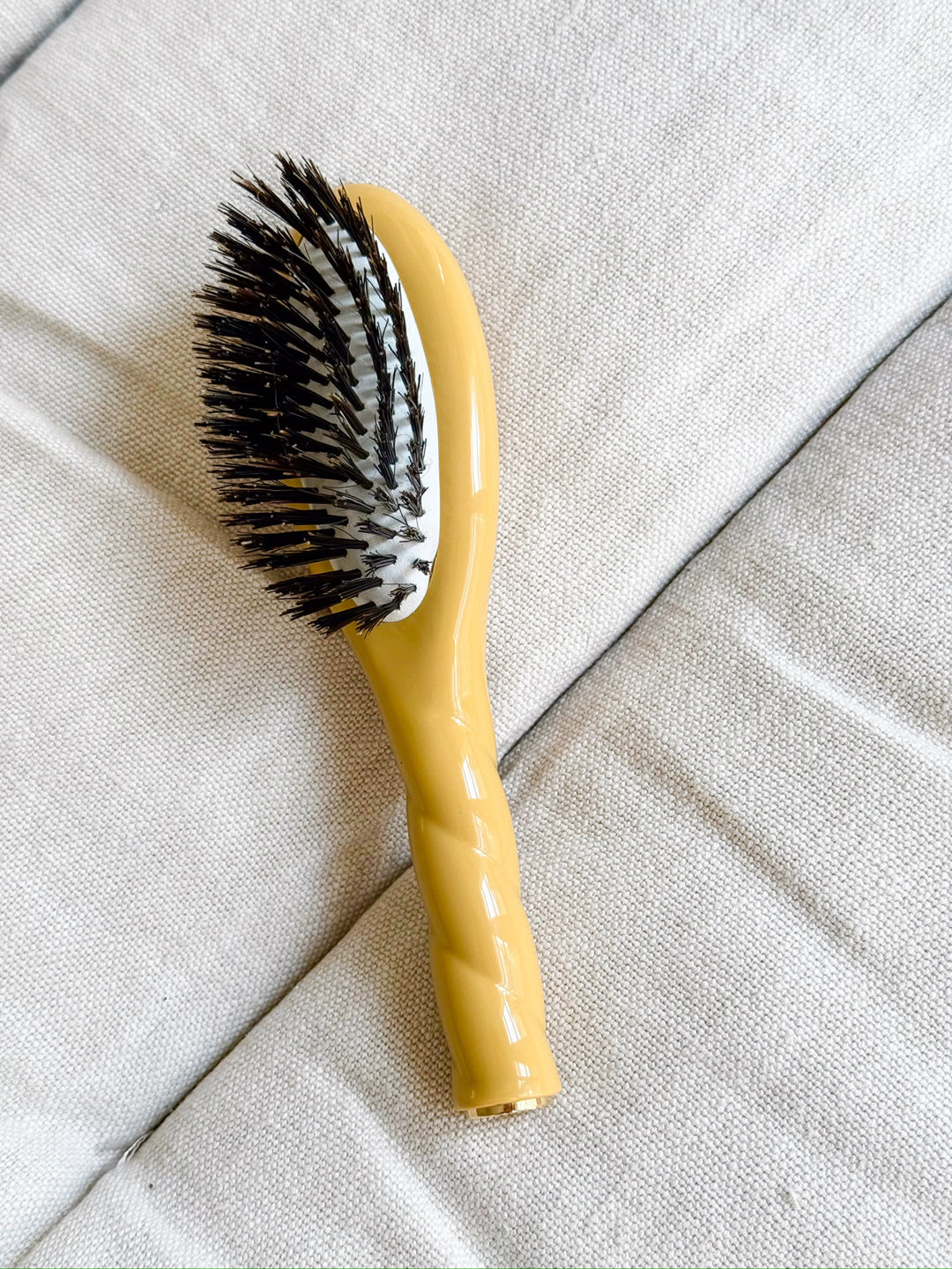 N.01 The Small Shine & Care Hair Brush THE UNIVERSAL Saffron Yellow