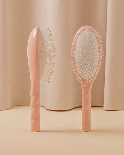 N.04 The Miracle Powder Pink Entwirrungs- und Massagebürste - Image 1
