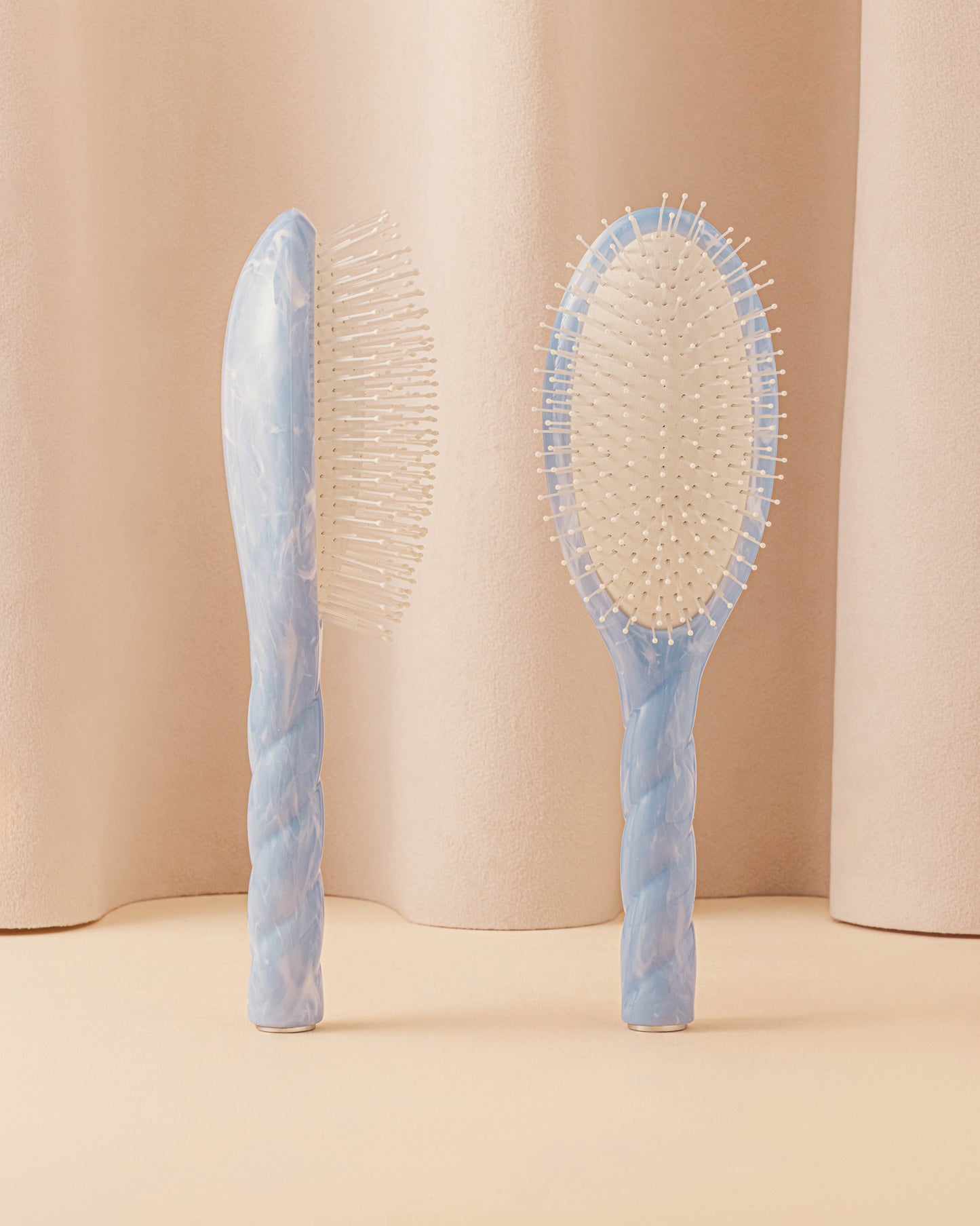 Roseanna x La Bonne Brosse N.04 La Brosse Démêlante & Massante La Miracle Tie & Dye Bleu