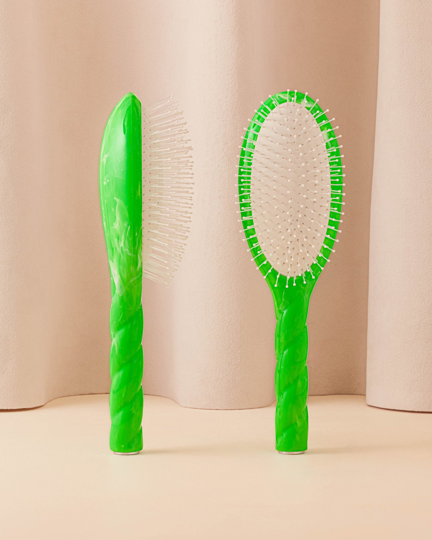 Roseanna x La Bonne Brosse N.04 La Brosse Démêlante & Massante La Miracle Tie & Dye Vert