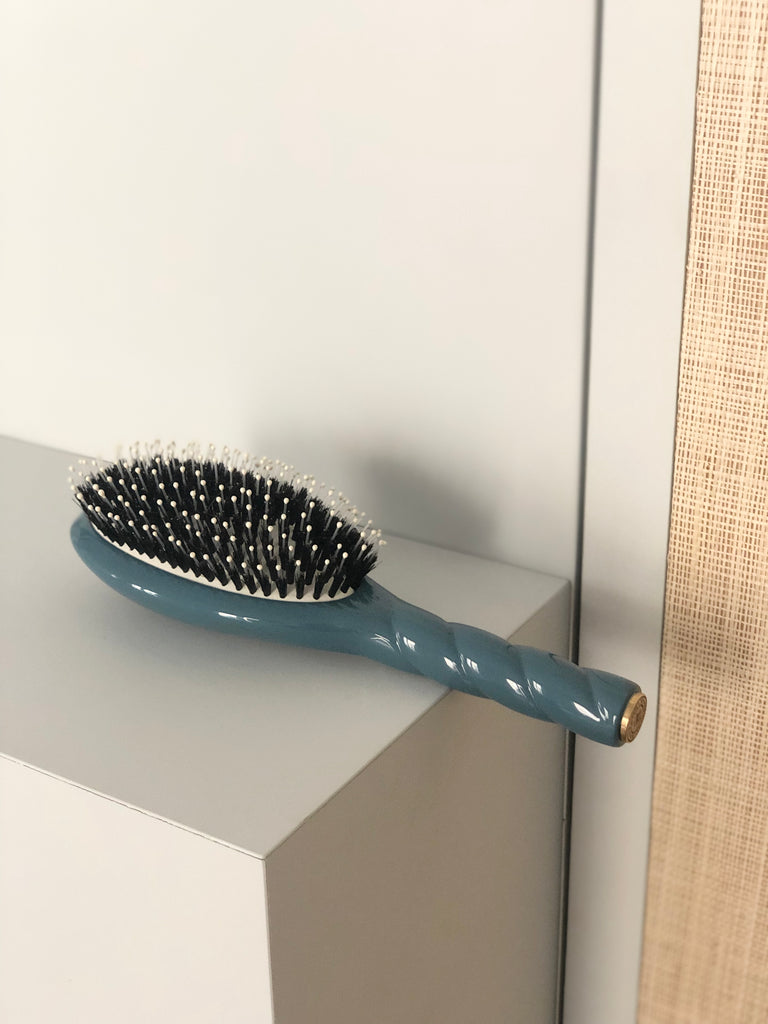 Brosse à cheveux douce bleue