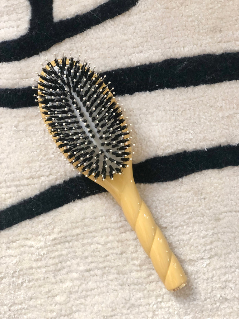 Brosse à cheveux douce jaune