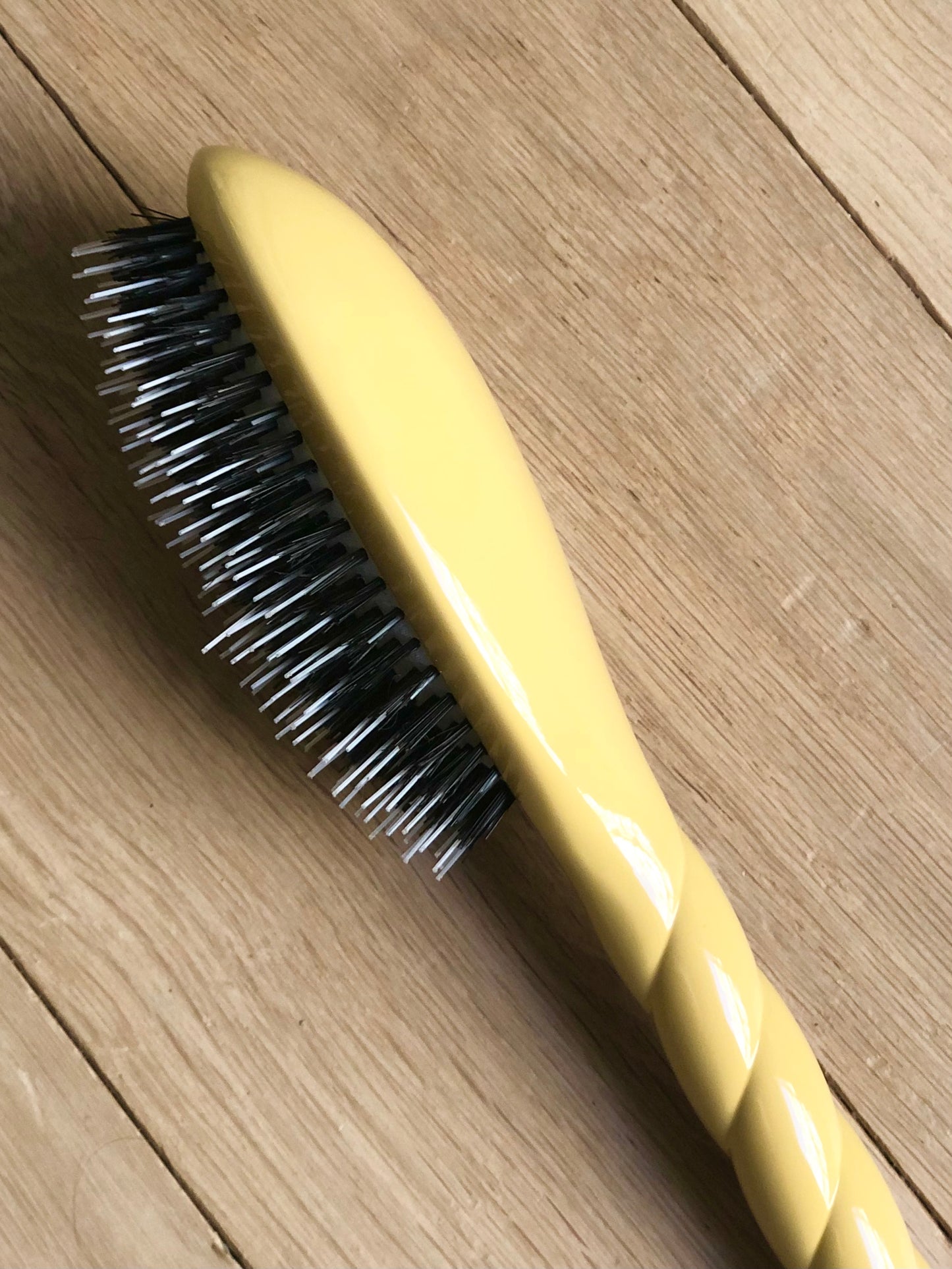 Brosse en poils de sanglier nylon jaune