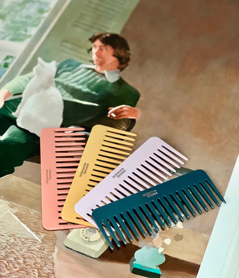 The Large Detangling Comb in Acetate Coral - Image 3