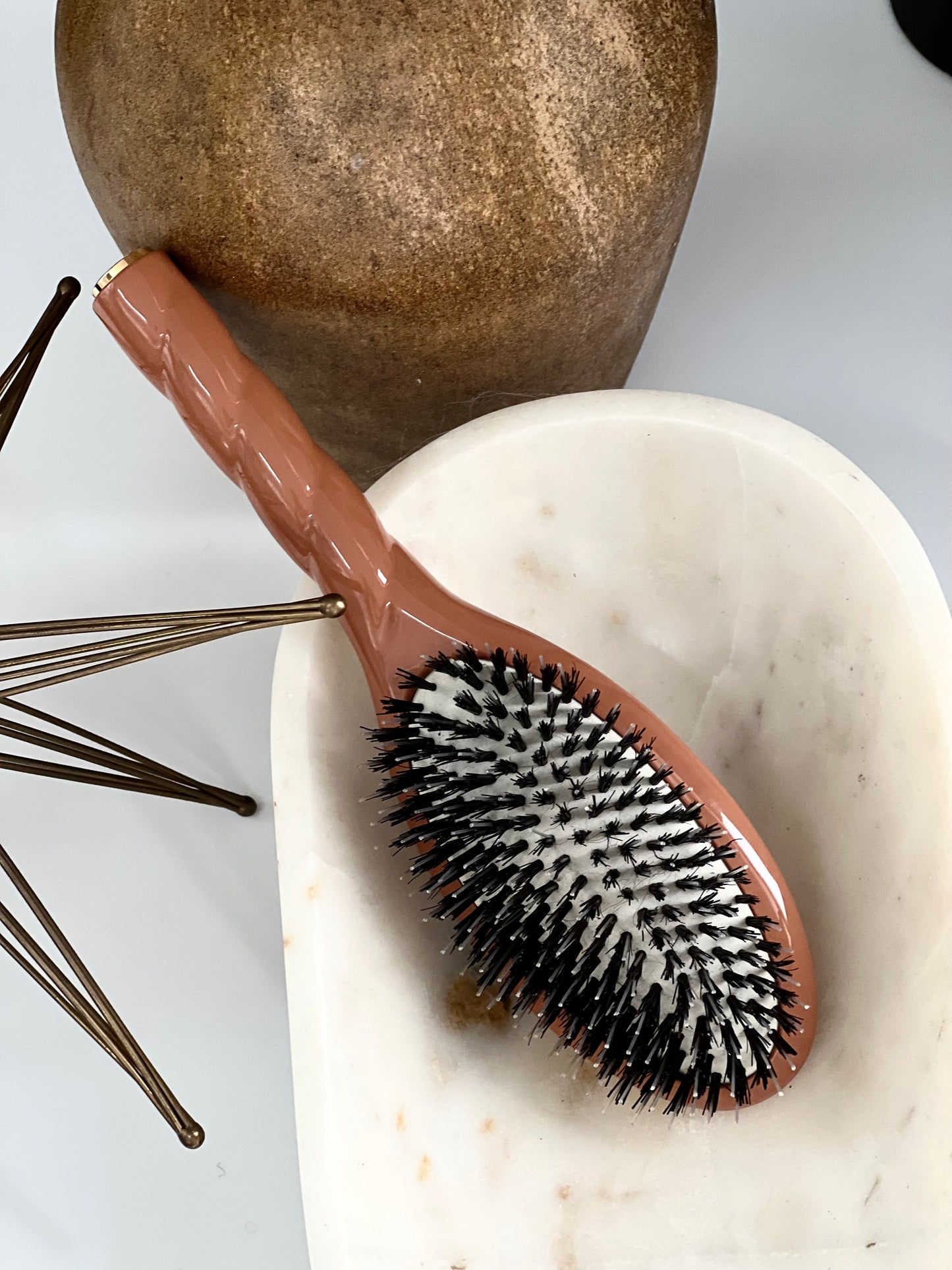 N.02 La Brosse Démêlante & Soin l'Indispensable Terracotta