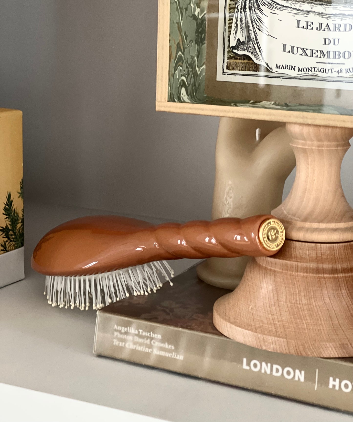 N.04 The Massaging Detangling Hair Brush THE MIRACLE Terracotta