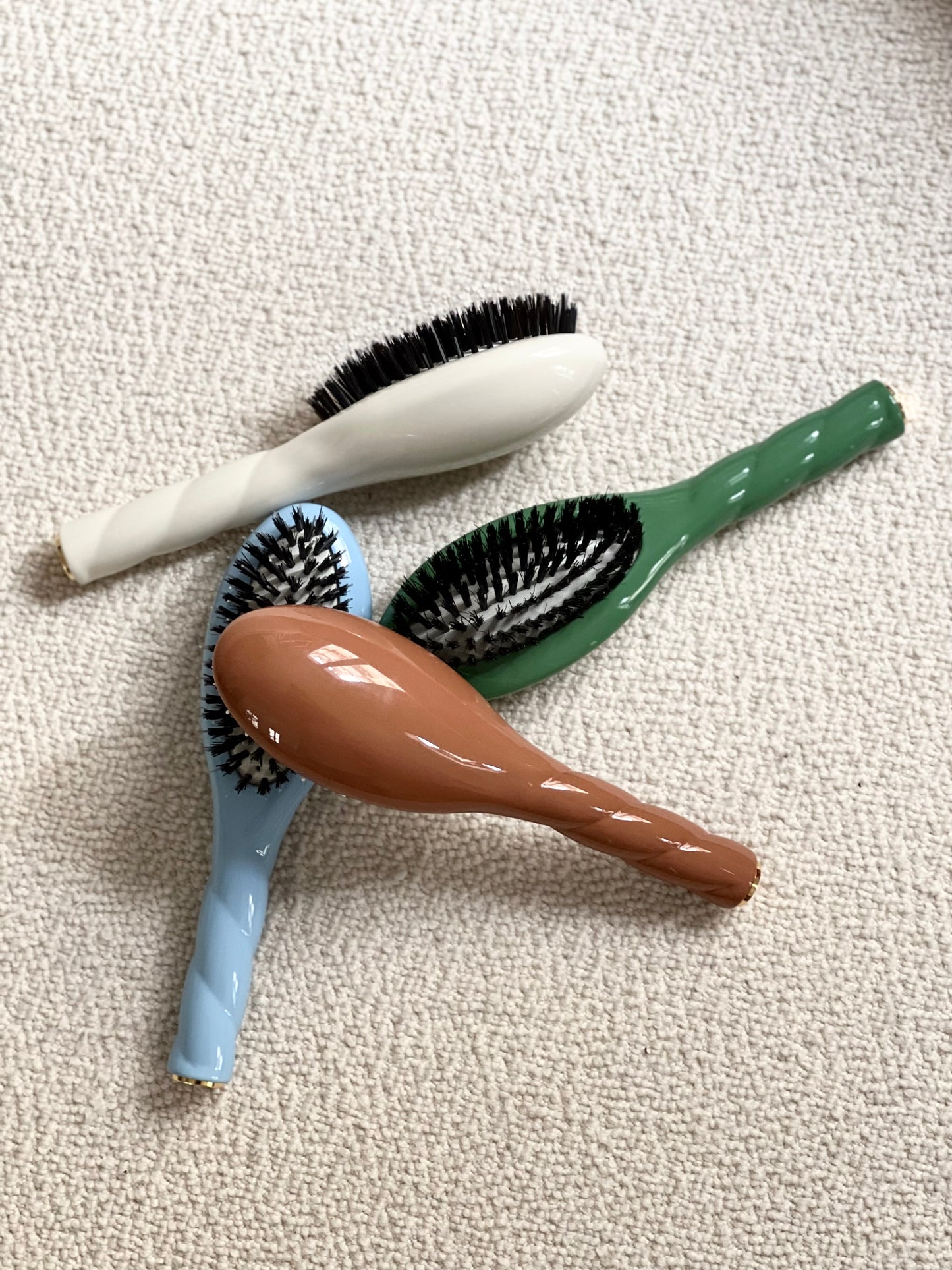 N.04 The Small Massaging Detangling Hair Brush THE MIRACLE Terracotta 