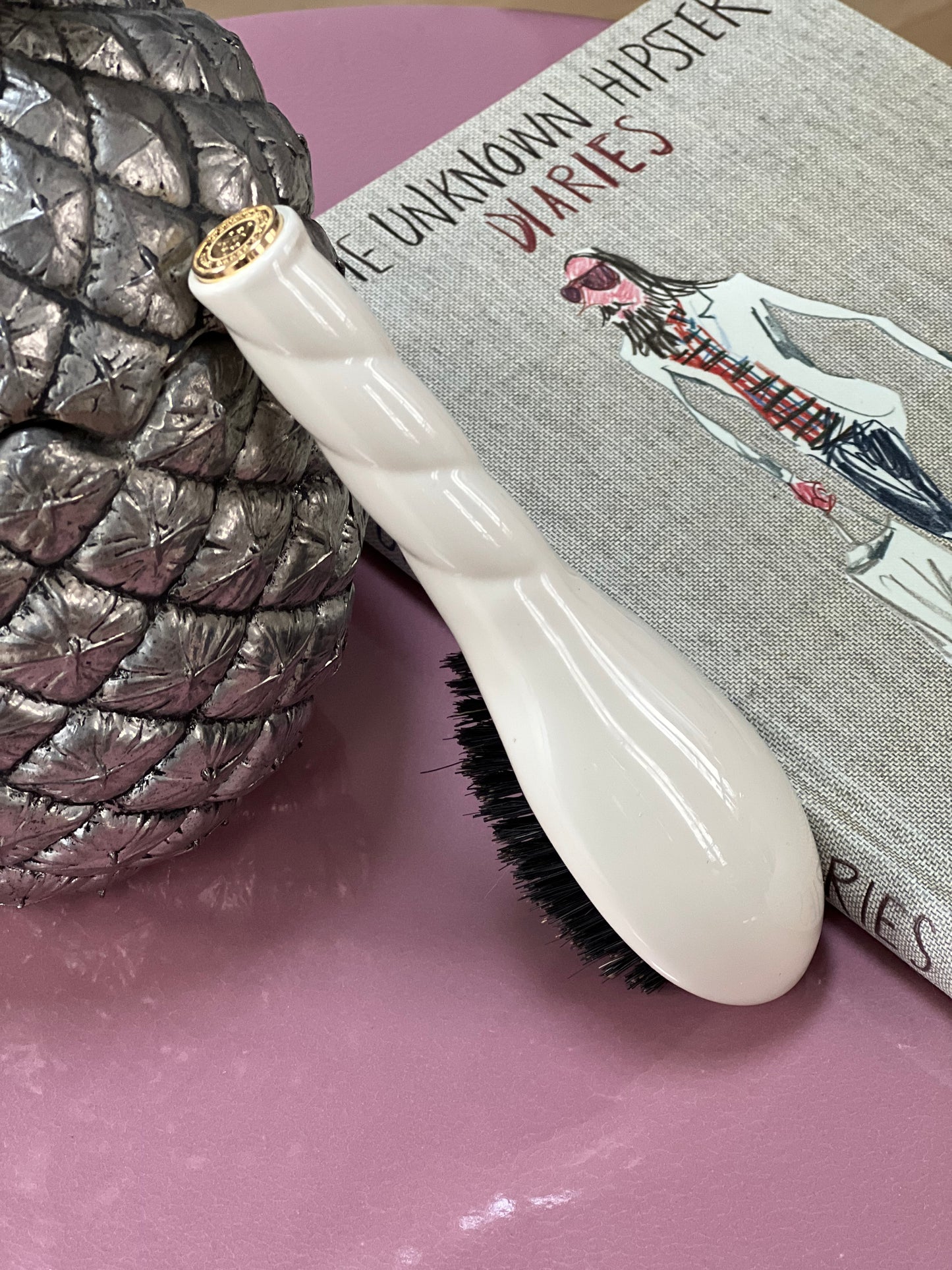 N.01 The Small Shine & Care Hair Brush THE UNIVERSAL Creamy white 