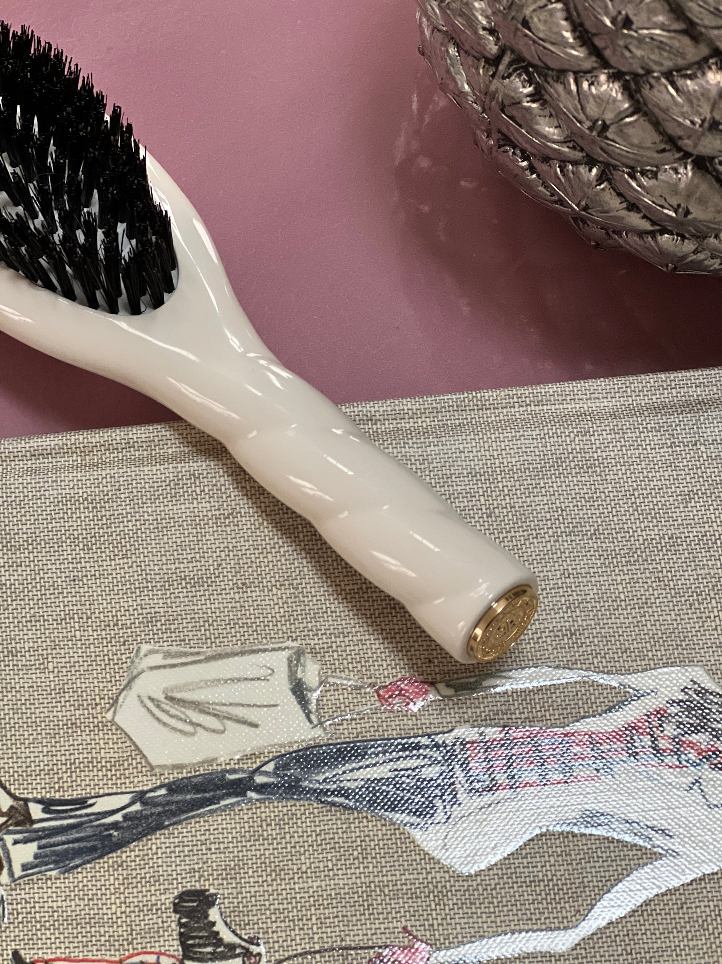 N.01 The Small Shine & Care Hair Brush THE UNIVERSAL Creamy white 