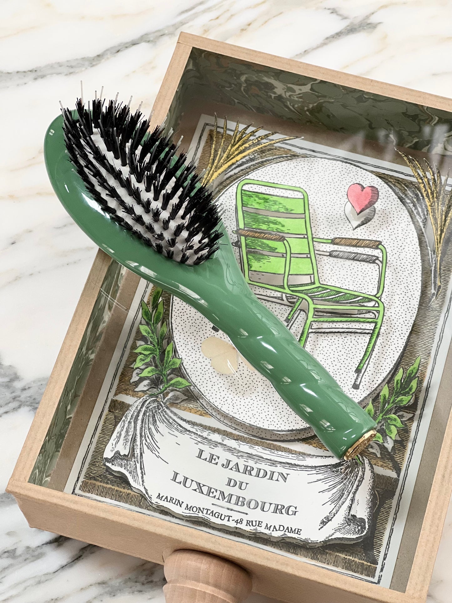 N.02 La Petite Brosse Démêlante & Soin l'Indispensable Vert Amande