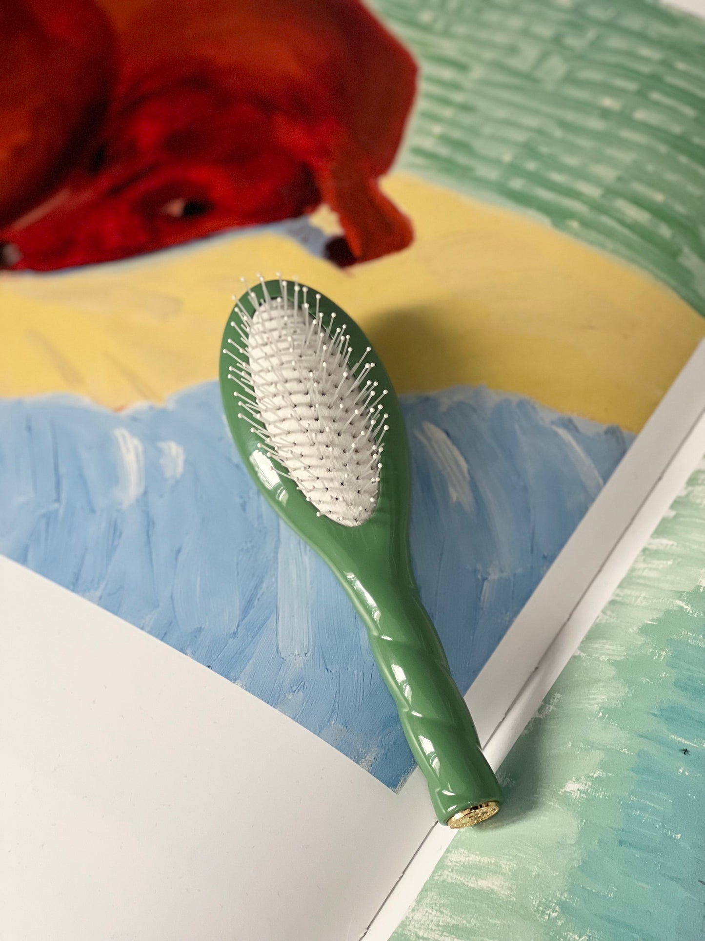 N.04 The Small Massaging Detangling Hair Brush THE MIRACLE Almond Green