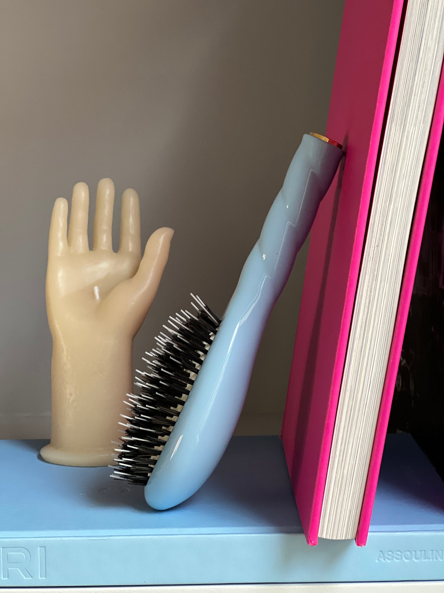 N.02 The Small Care & Detangling Hair Brush THE ESSENTIAL Light Blue