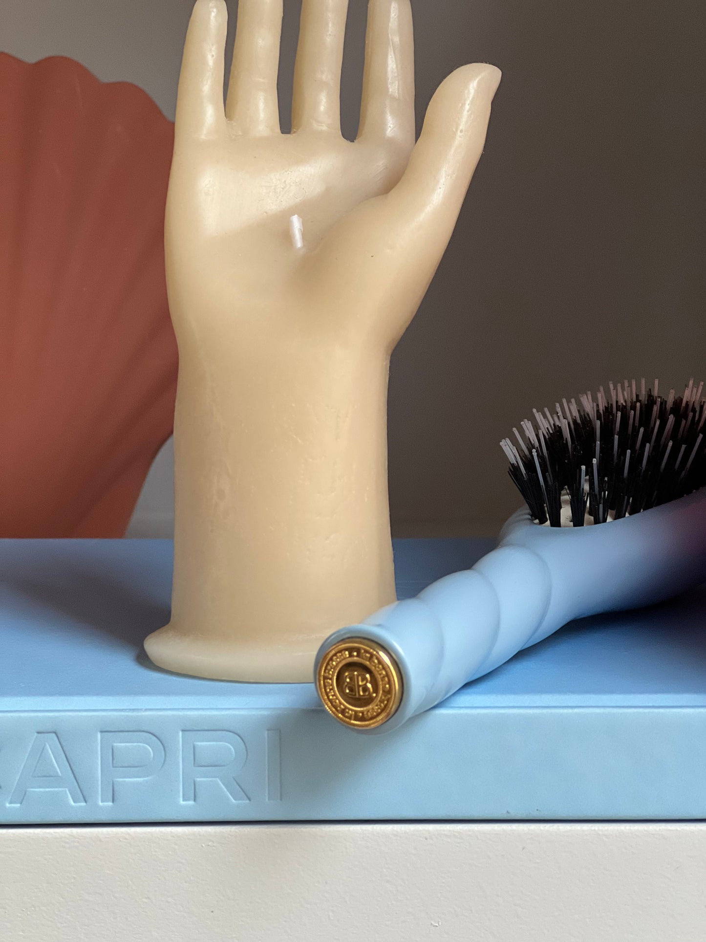N.02 The Small Care & Detangling Hair Brush THE ESSENTIAL Light Blue