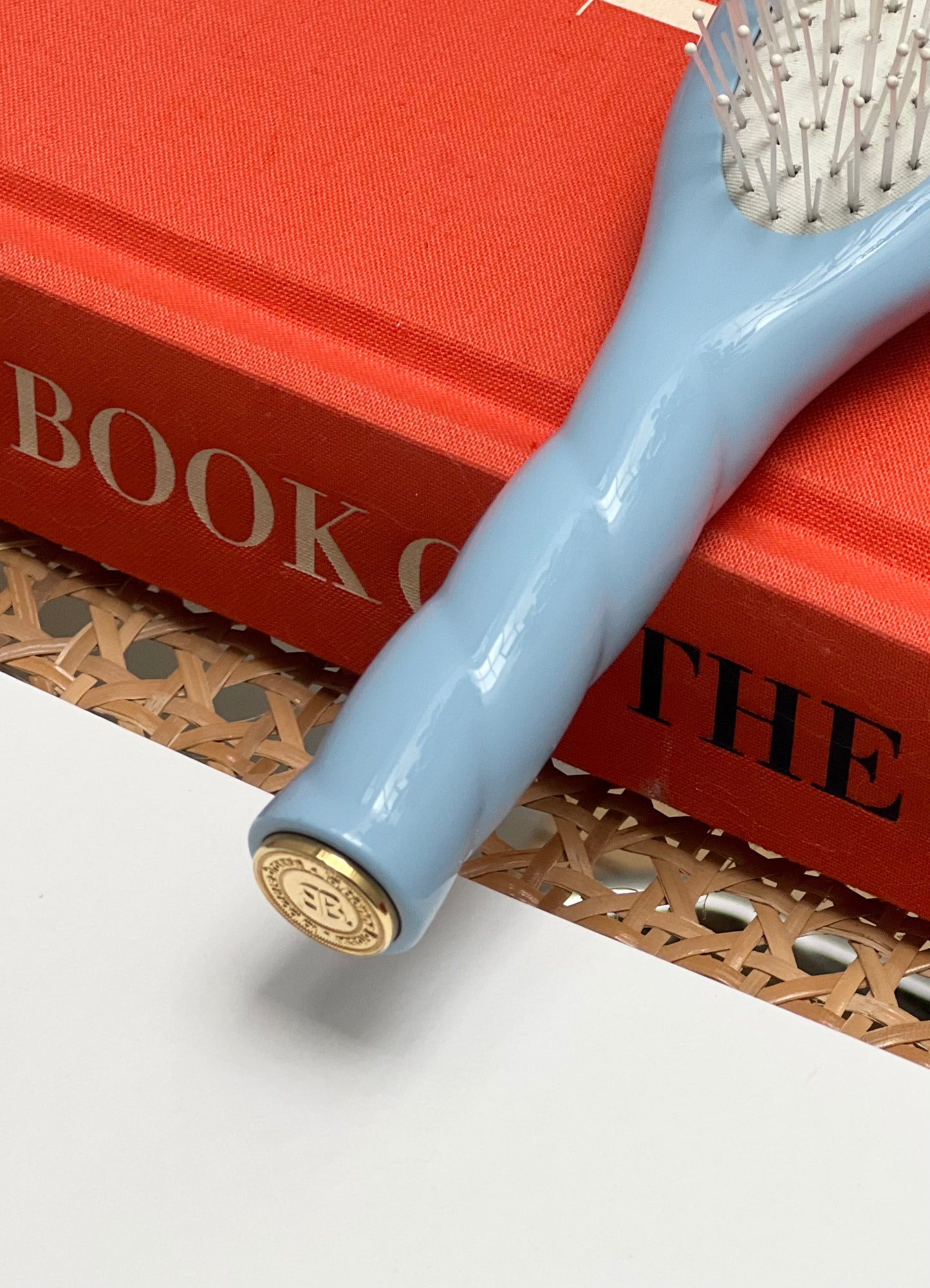 N.04 La Petite Brosse Démêlante & Massante La Miracle Bleu Ciel