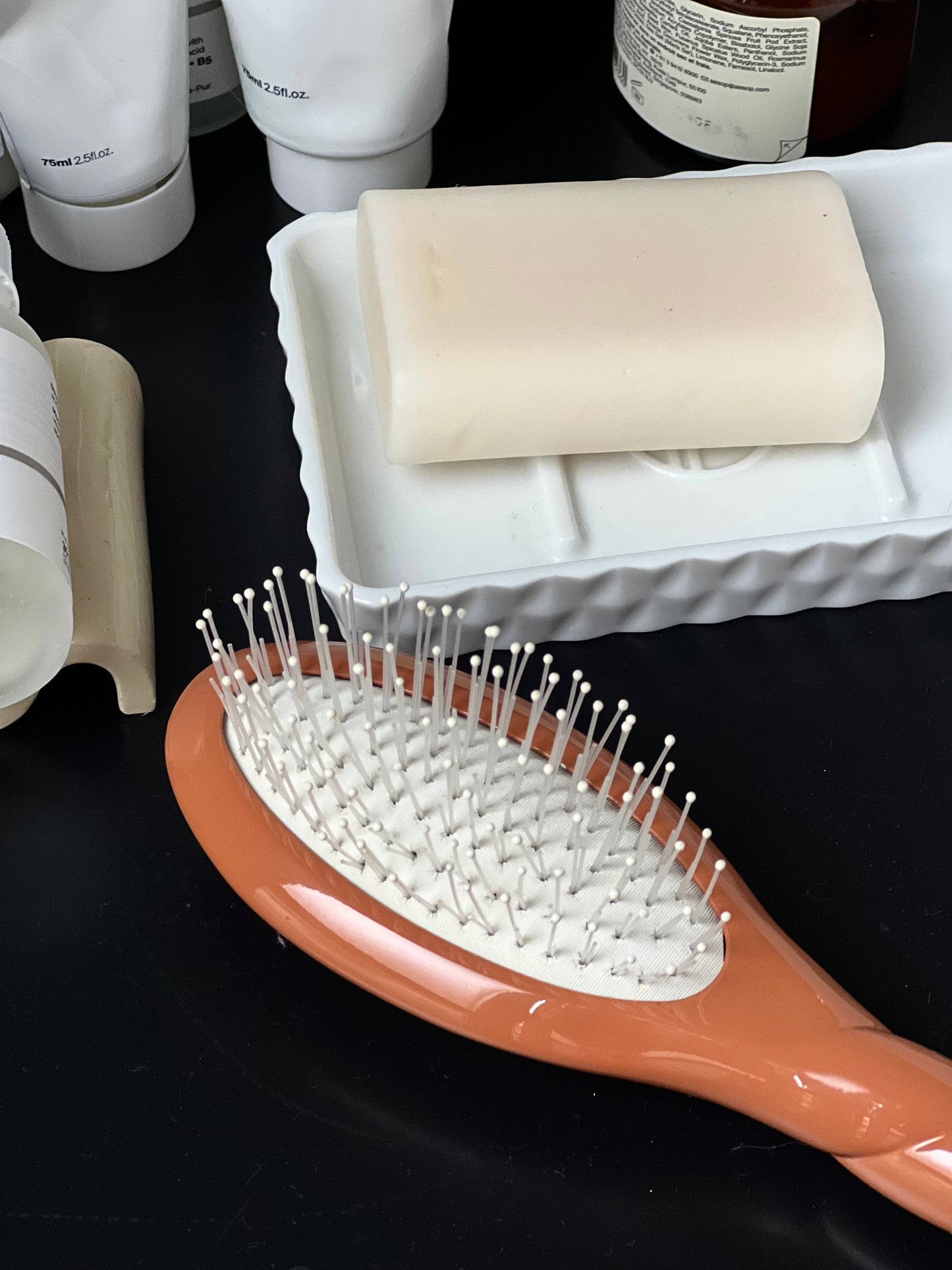 N.04 The Small Massaging Detangling Hair Brush THE MIRACLE Terracotta 