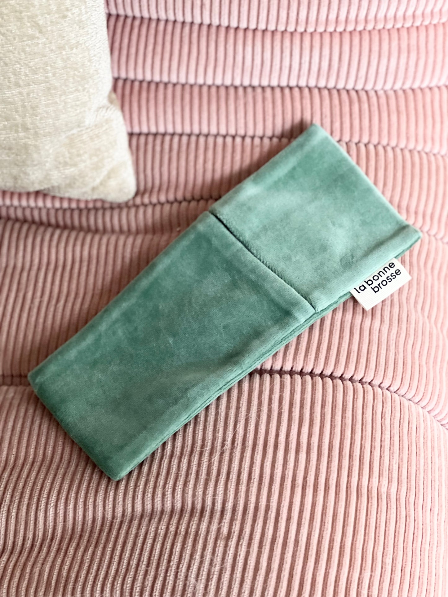 La Pochette "Petite Brosse" Vert Amande