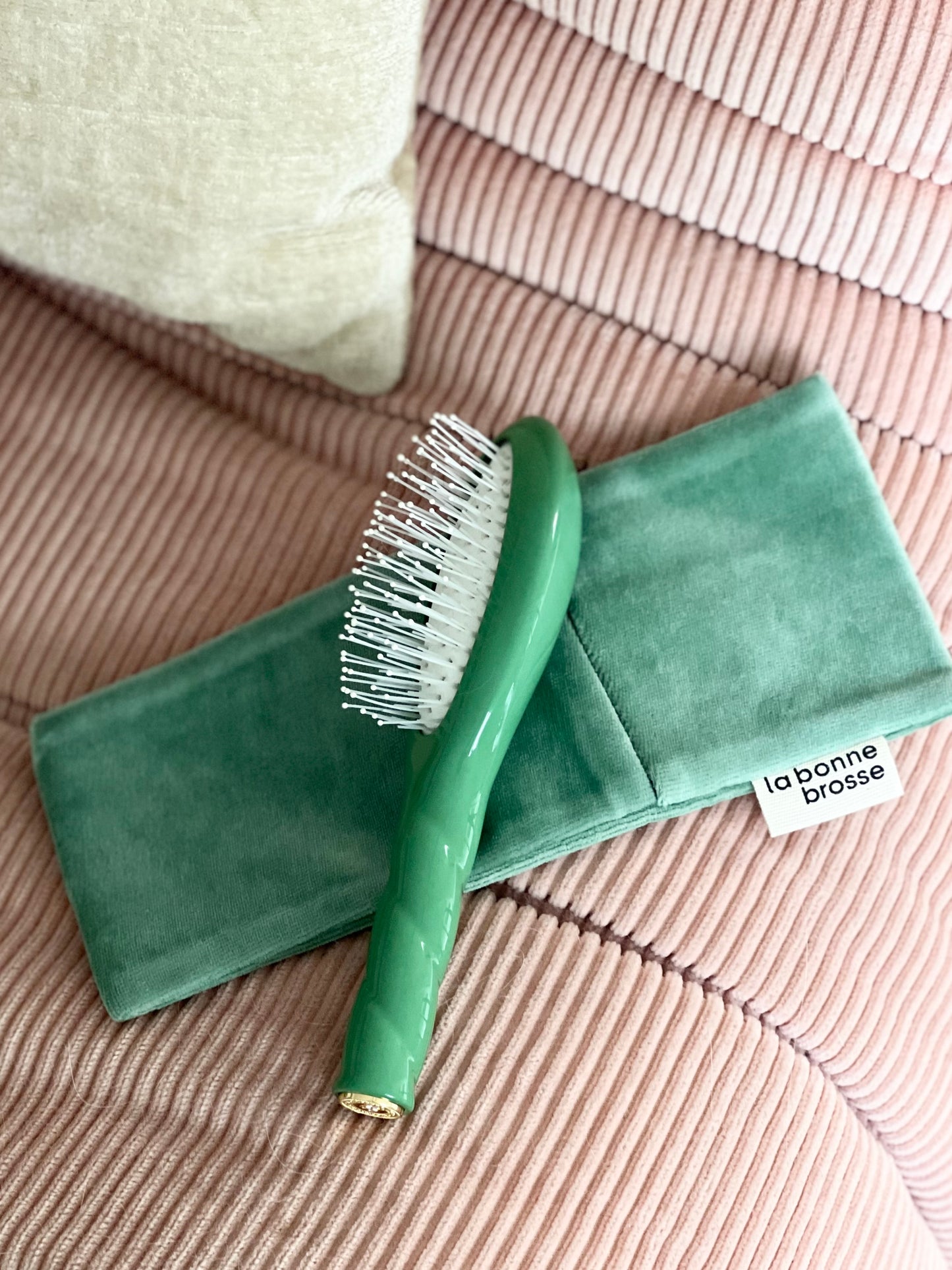 La Pochette "Petite Brosse" Vert Amande
