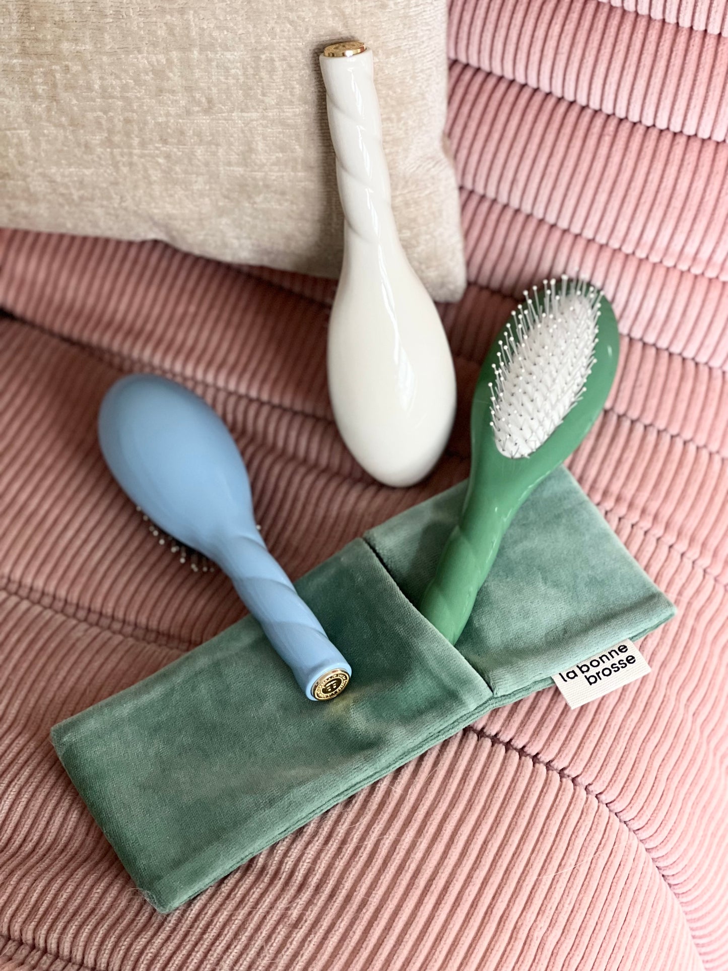 La Pochette "Petite Brosse" Vert Amande
